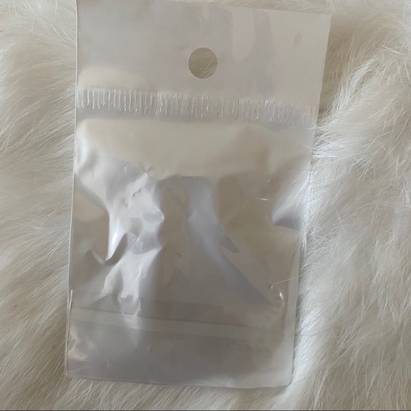 Iris Earrings in Silver - Picture 4 of 5